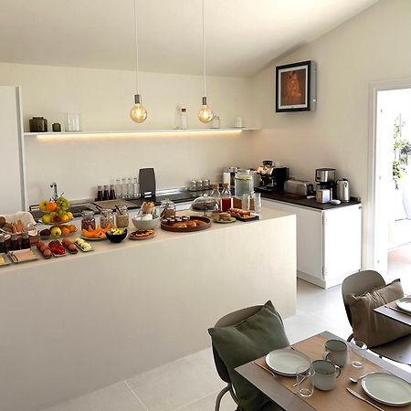 Vireo Rooms Санта Мария Наварезе Екстериор снимка