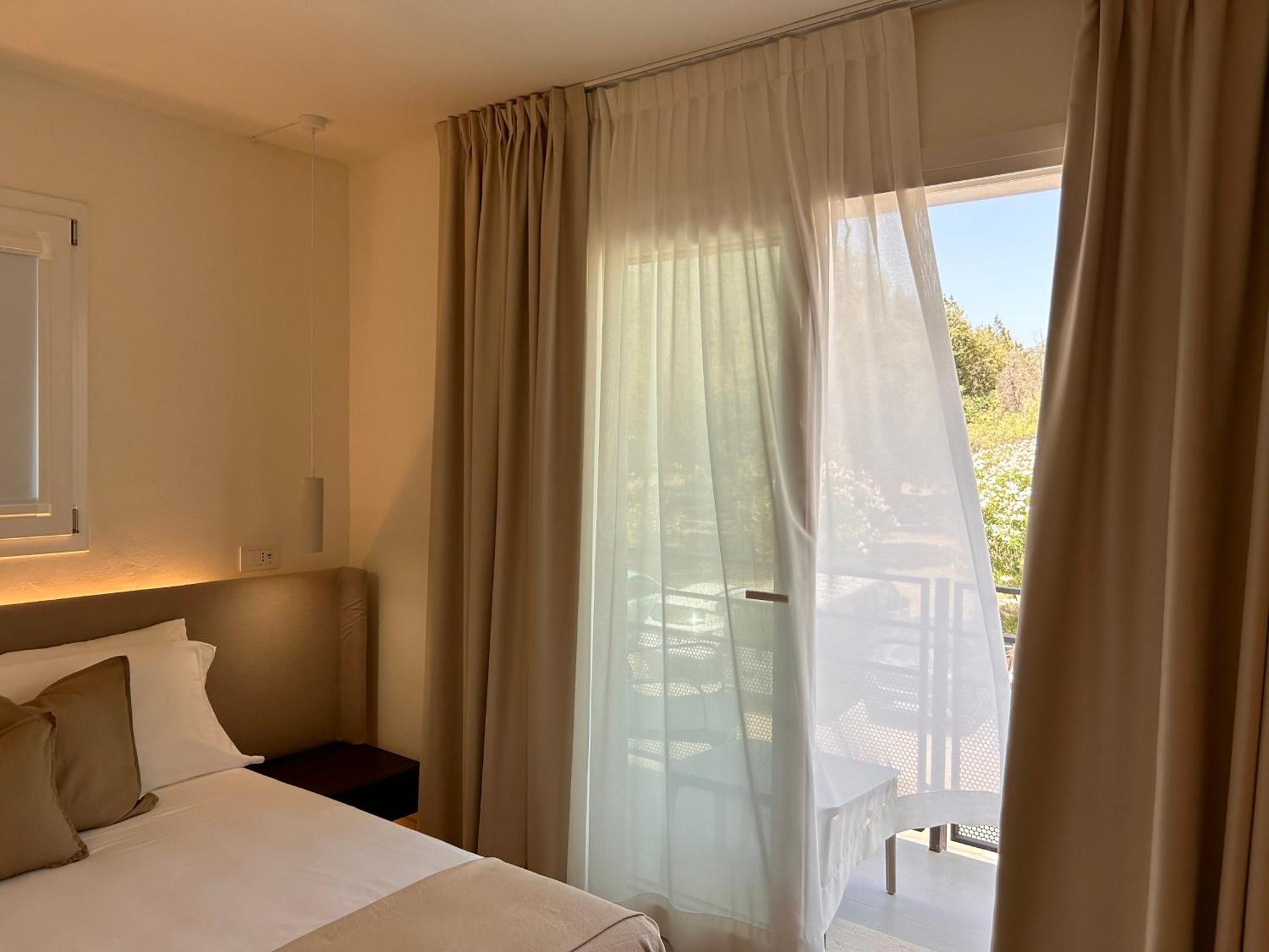 Vireo Rooms Санта Мария Наварезе Екстериор снимка
