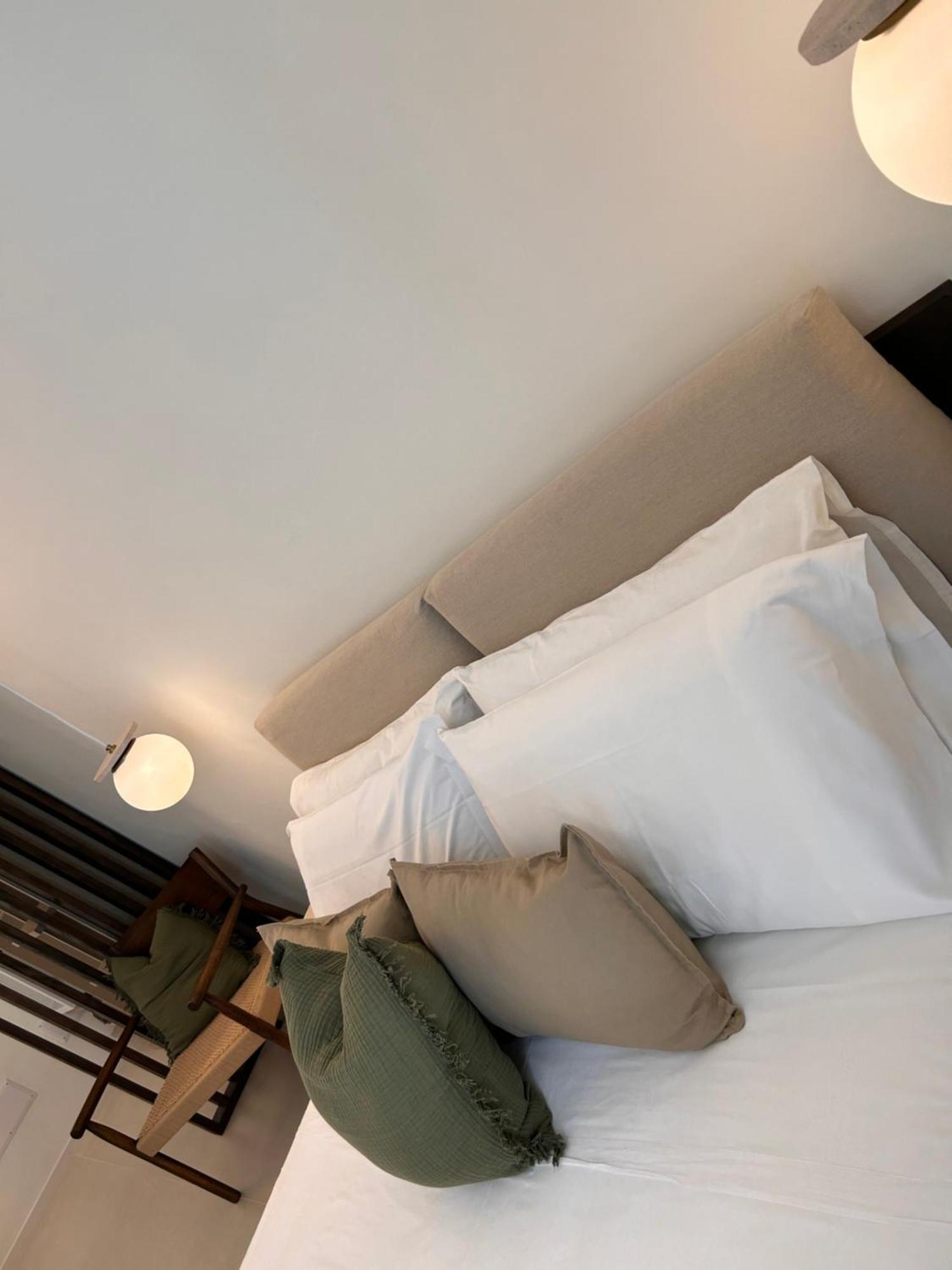 Vireo Rooms Санта Мария Наварезе Екстериор снимка