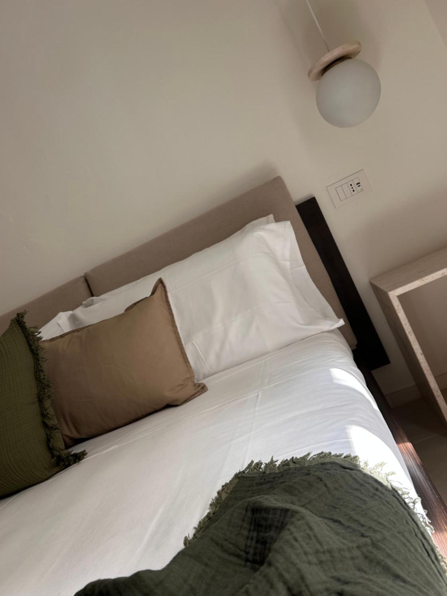 Vireo Rooms Санта Мария Наварезе Екстериор снимка