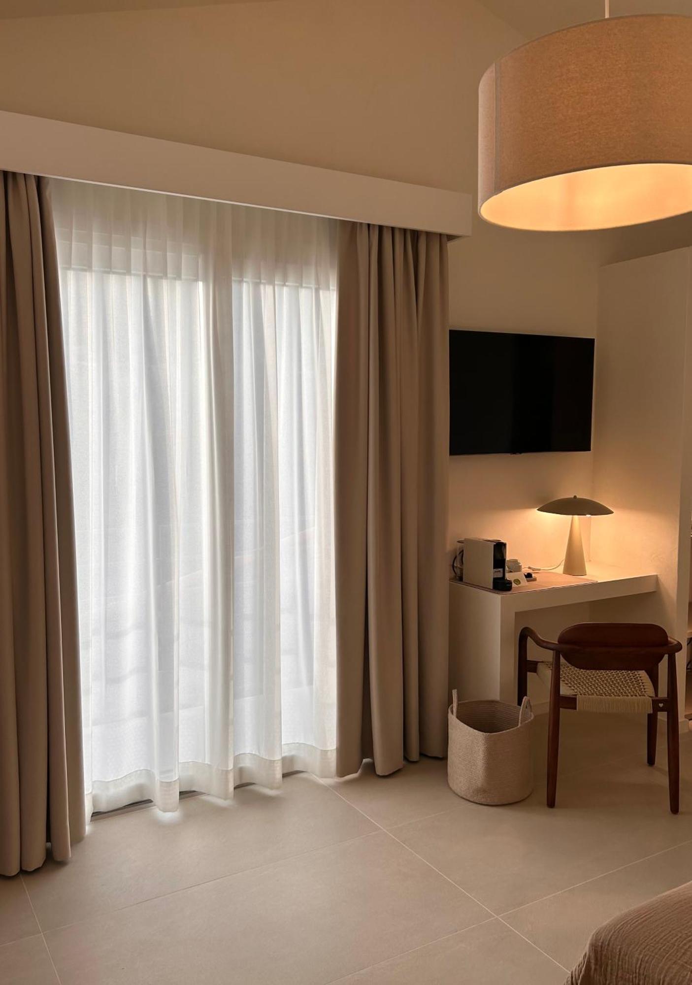 Vireo Rooms Санта Мария Наварезе Екстериор снимка