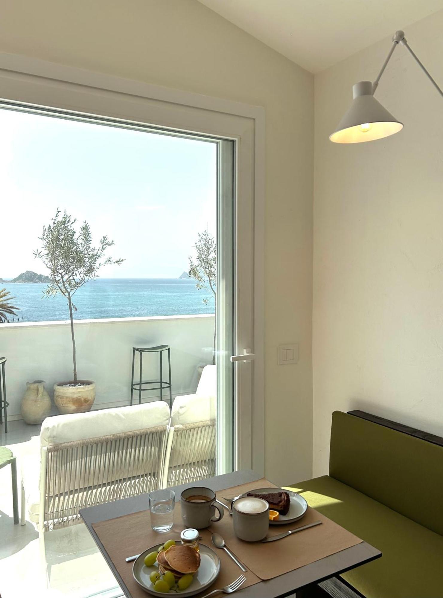 Vireo Rooms Санта Мария Наварезе Екстериор снимка
